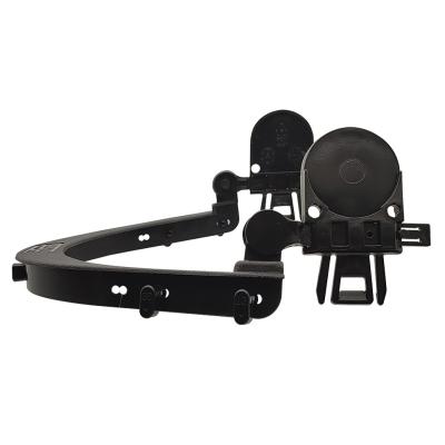 Adaptador a casco con visor para orejera para protección auditiva.