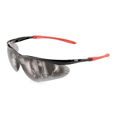 od. "PY PRO ". Gafa de ocular claro, con patillas flexibles.