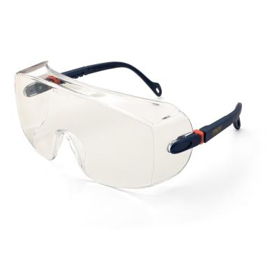 od. "CARENCE". Gafa tipo visita/cubre-gafas de ocular panorámico, con patillas regulables en longitud y ocular pivotante.