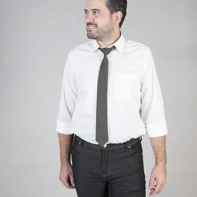 CORBATA CON NUDO DE PALA ESTRECHA