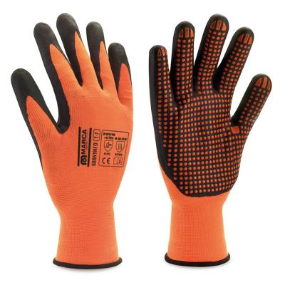 Guante de poliamida y licra naranja recubierto de espuma de nitrilo negro con puntos 7